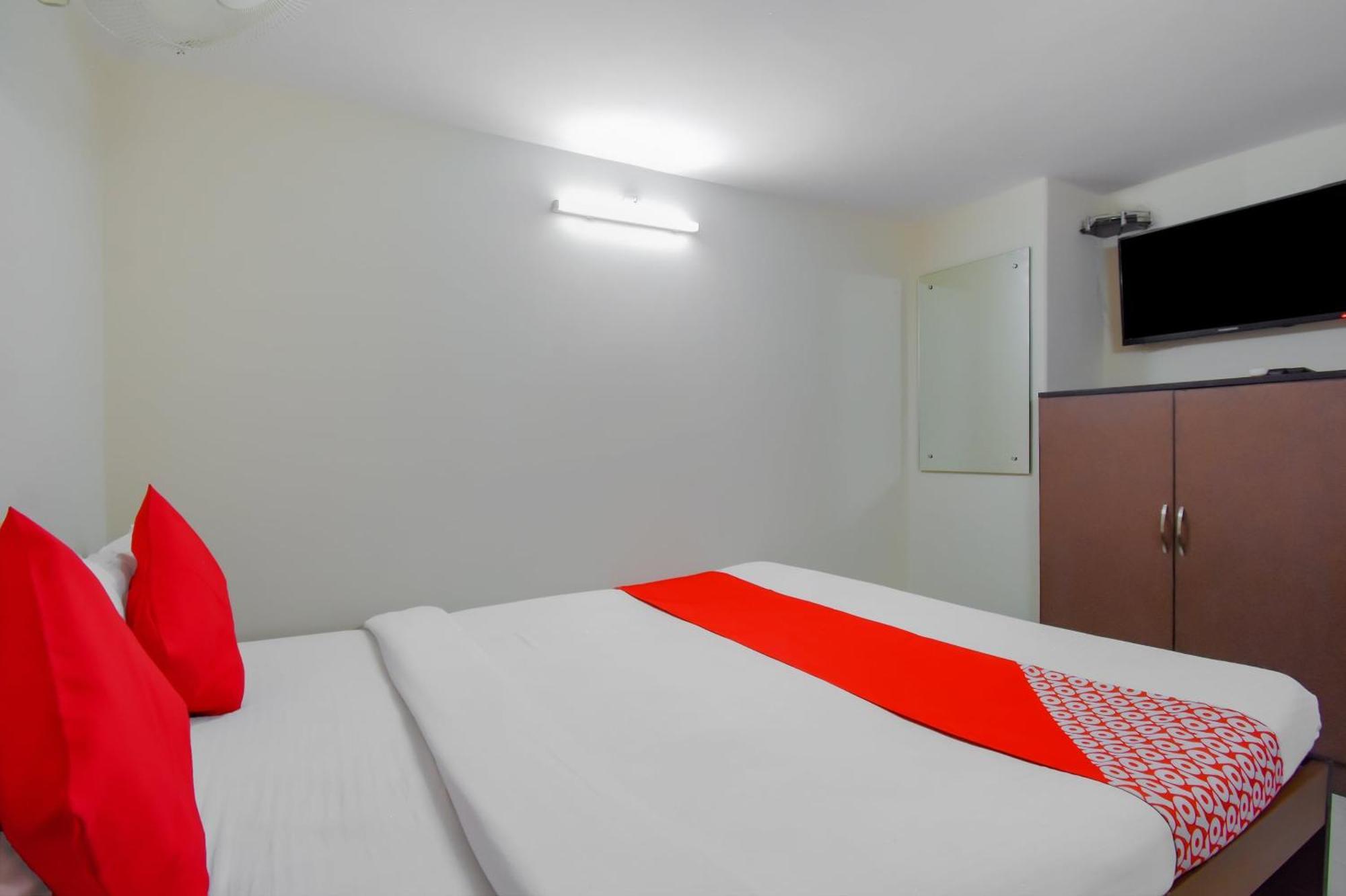 Hotel O Lindsay Inn Guest House Calcutta Calcutta Bara Bazar Екстериор снимка