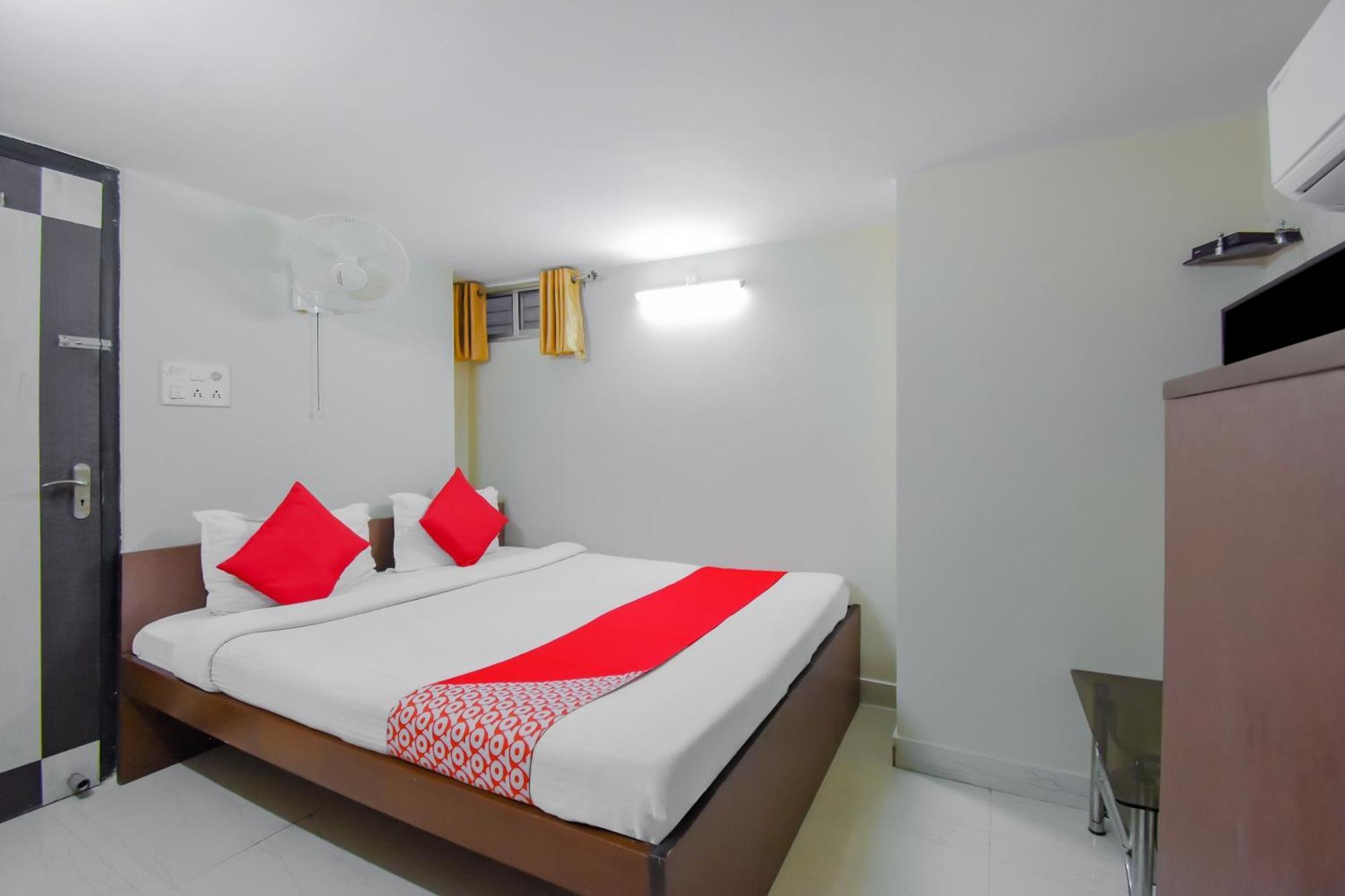 Hotel O Lindsay Inn Guest House Calcutta Calcutta Bara Bazar Екстериор снимка