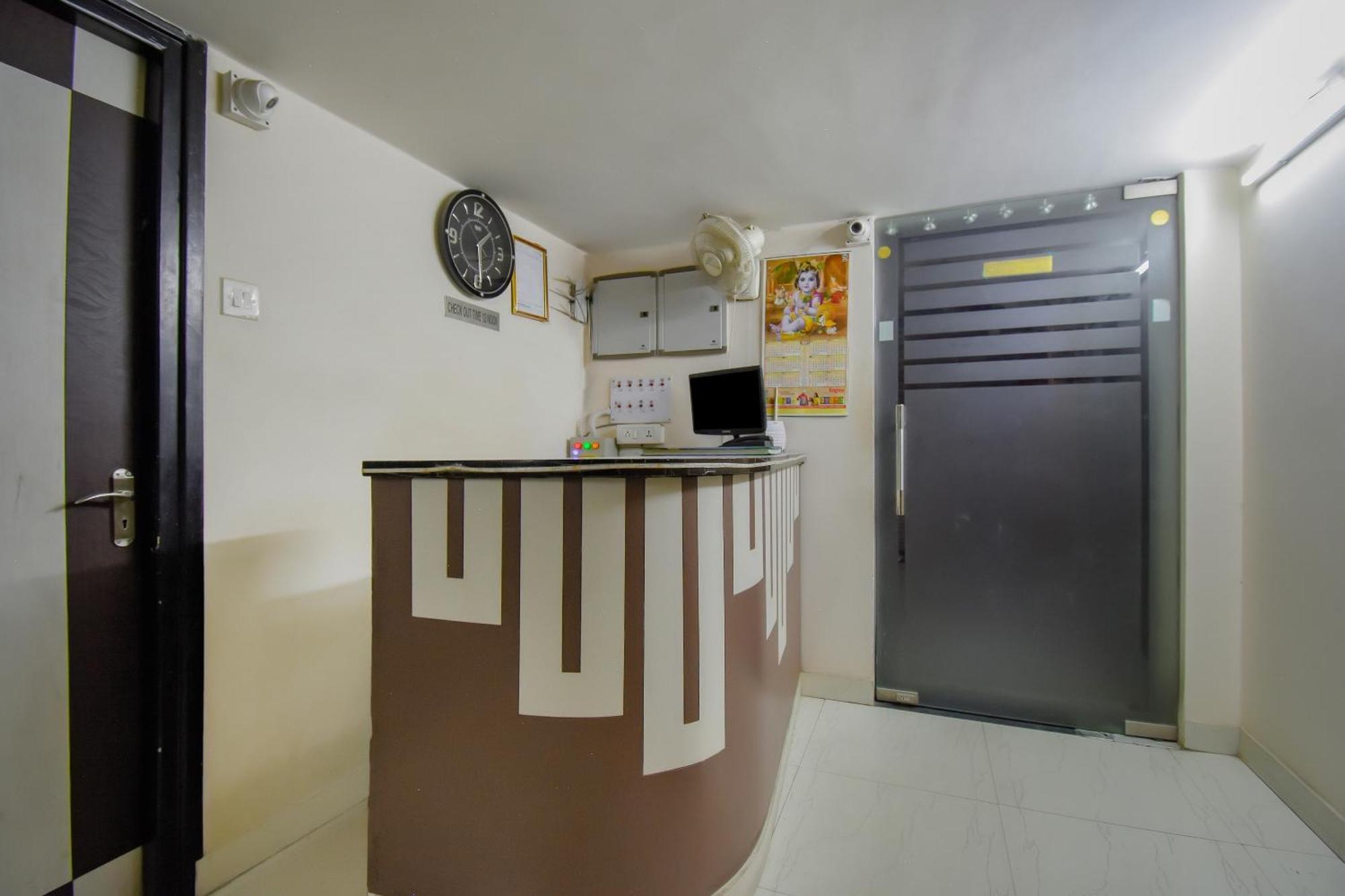 Hotel O Lindsay Inn Guest House Calcutta Calcutta Bara Bazar Екстериор снимка