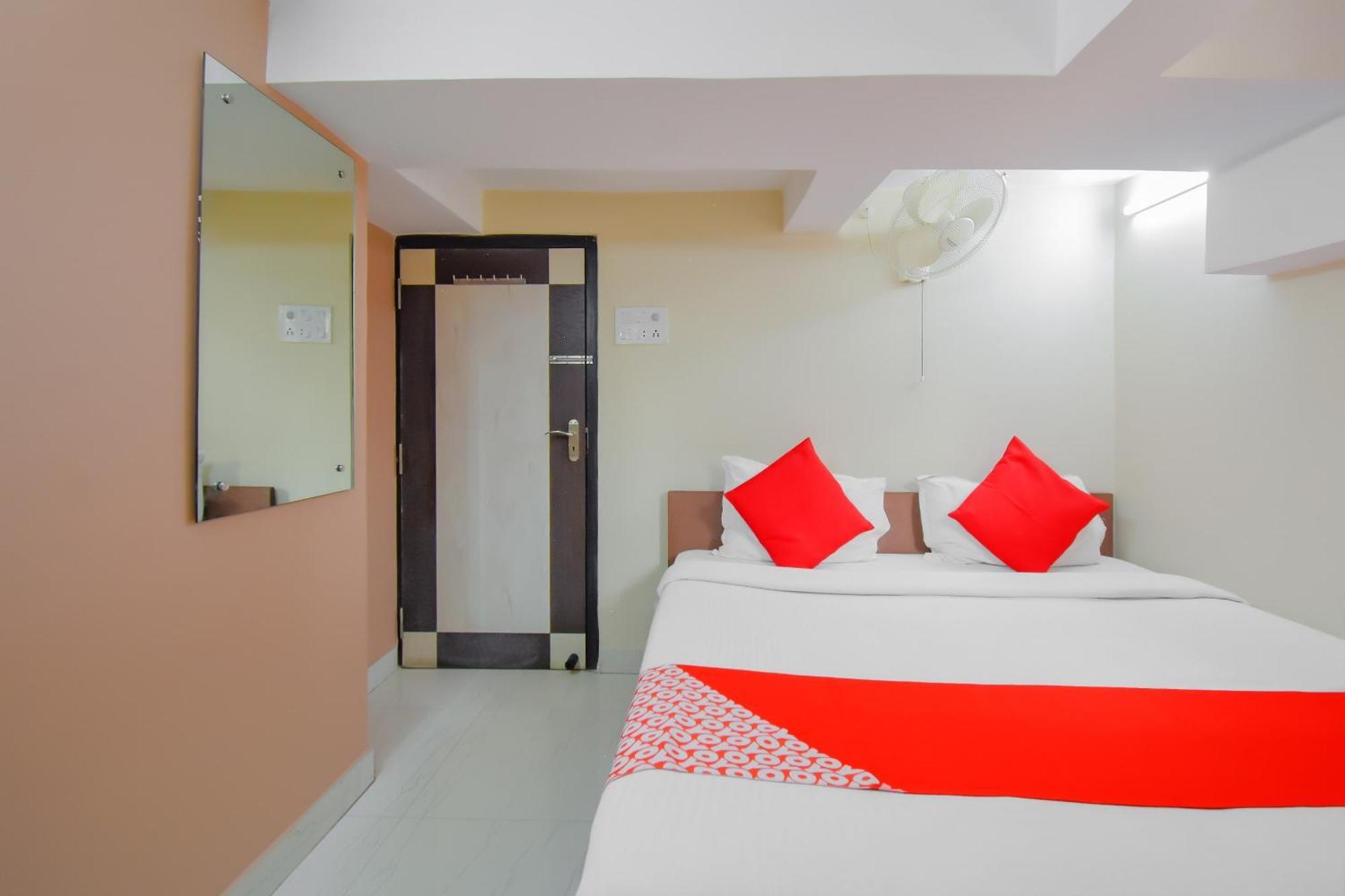 Hotel O Lindsay Inn Guest House Calcutta Calcutta Bara Bazar Екстериор снимка