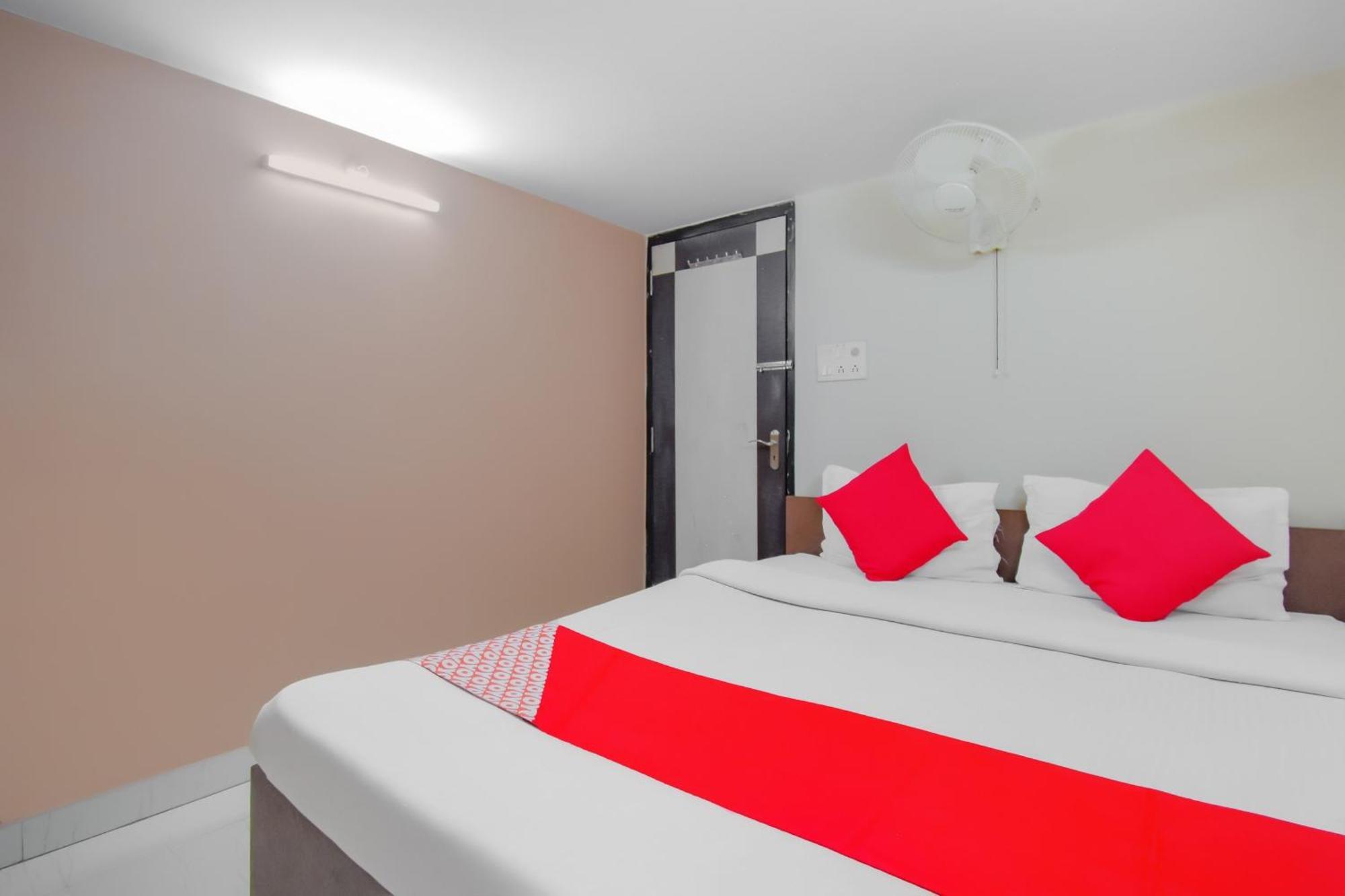 Hotel O Lindsay Inn Guest House Calcutta Calcutta Bara Bazar Екстериор снимка