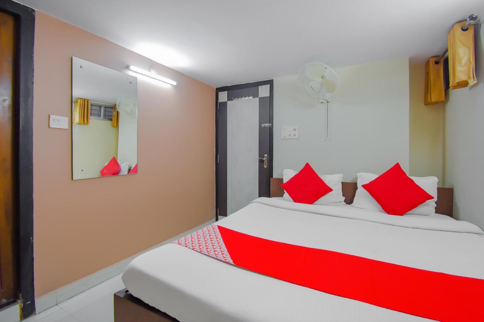 Hotel O Lindsay Inn Guest House Calcutta Calcutta Bara Bazar Екстериор снимка